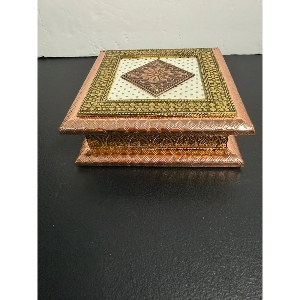 Ornate Square Metal Jewelry Box 4 Compartment Copper Gold Floral Medallion 6x6in